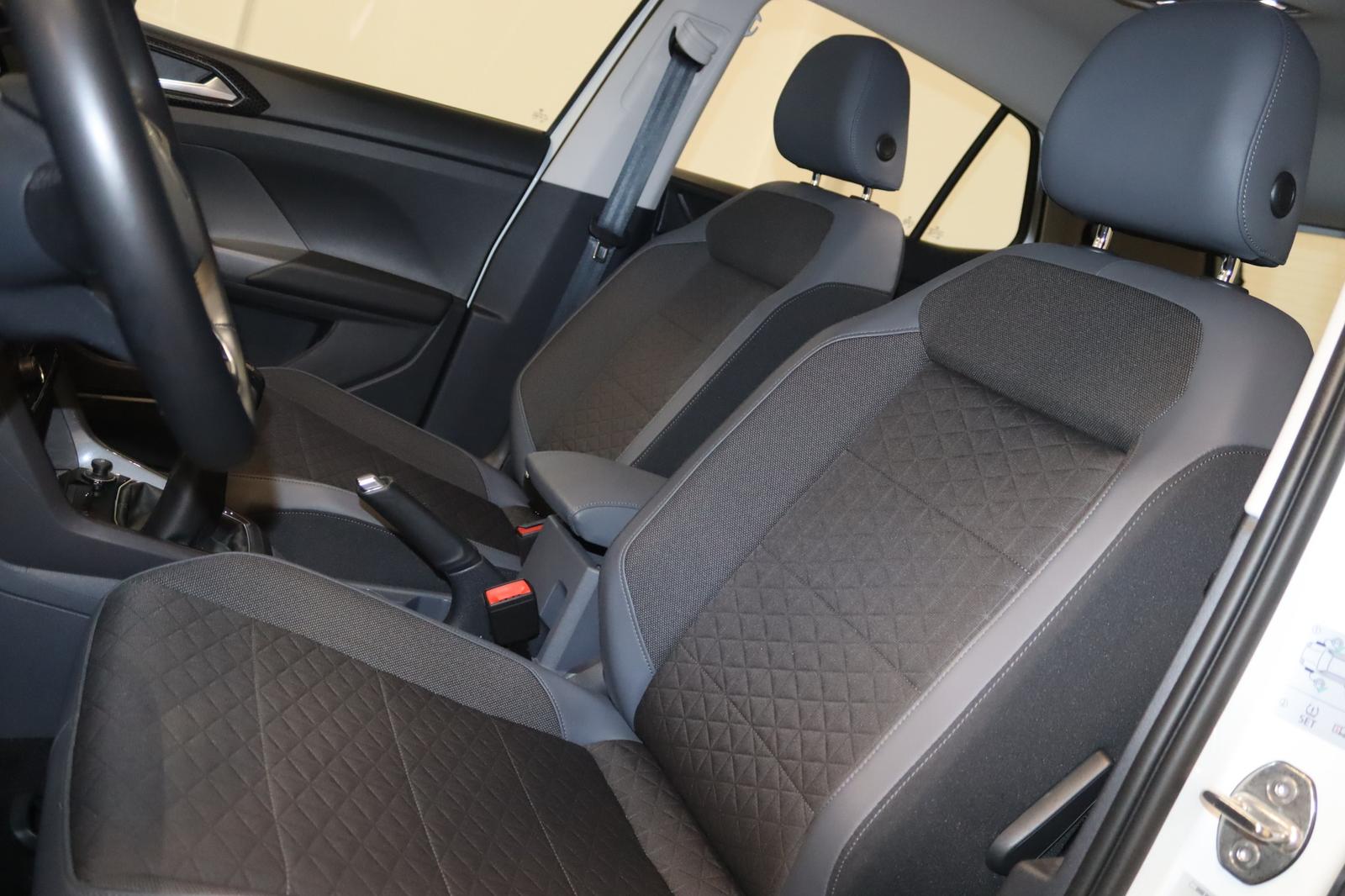 Volkswagen T-Cross 2021 г. Белый, пробег 35800 км