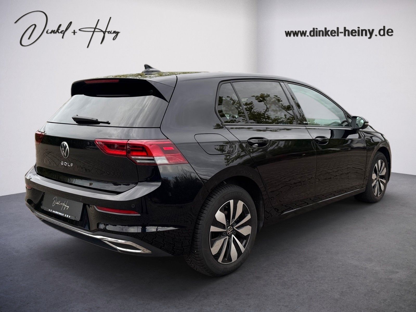 Volkswagen Golf 2023 г. Чёрный, пробег 42900 км