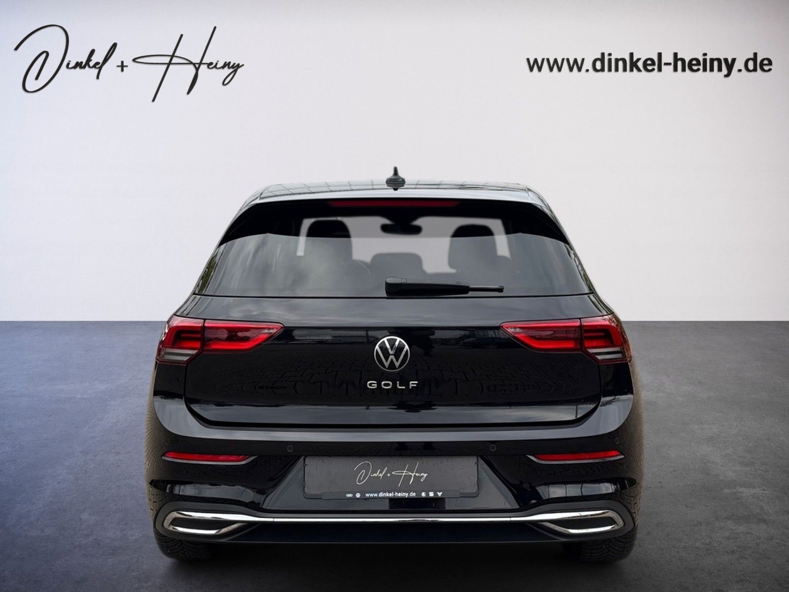 Volkswagen Golf 2023 г. Чёрный, пробег 42900 км