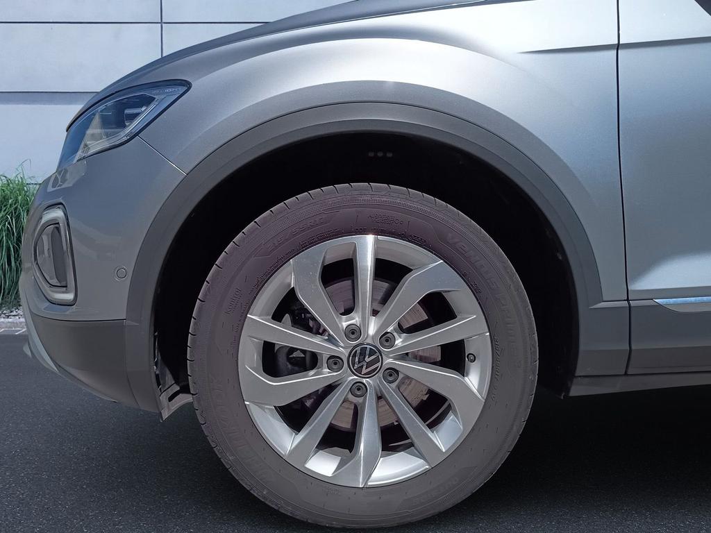 Volkswagen T-Roc 2024 г. Серебристый, пробег 42400 км