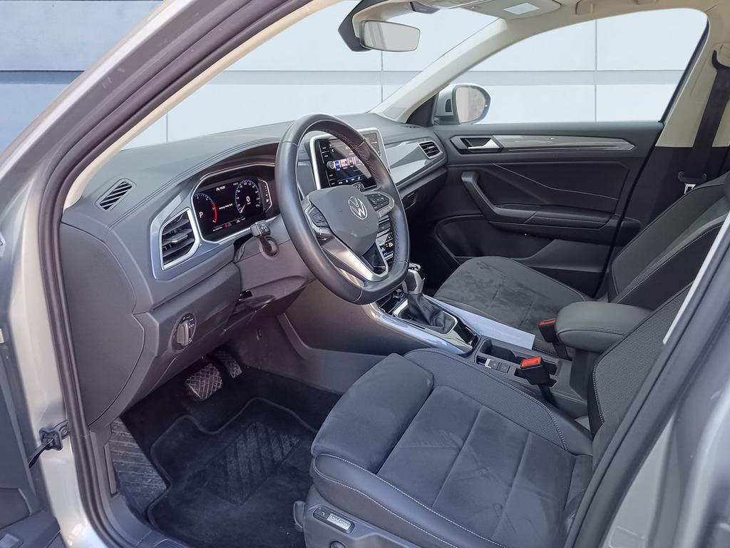 Volkswagen T-Roc 2024 г. Серебристый, пробег 42400 км