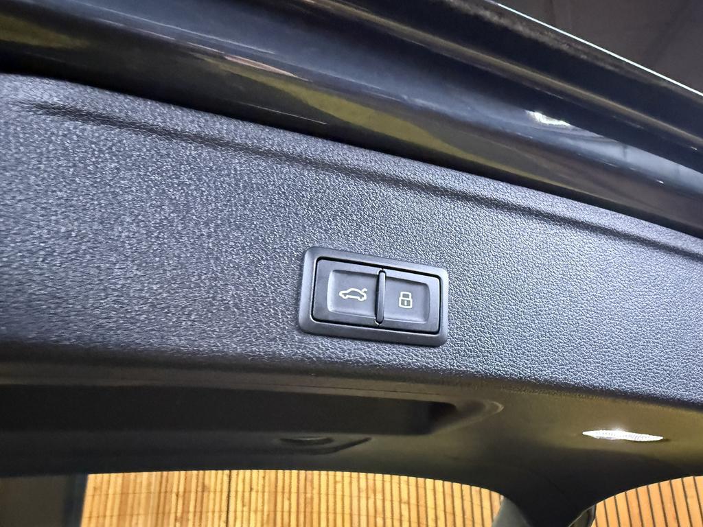 Audi A4 2023 г. Серый, пробег 56243 км