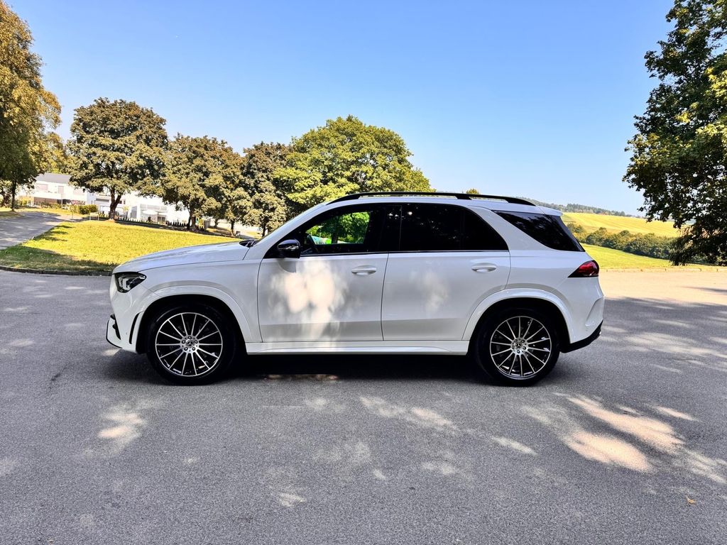 Mercedes-Benz GLE 300 2023 г. Белый, пробег 45000 км
