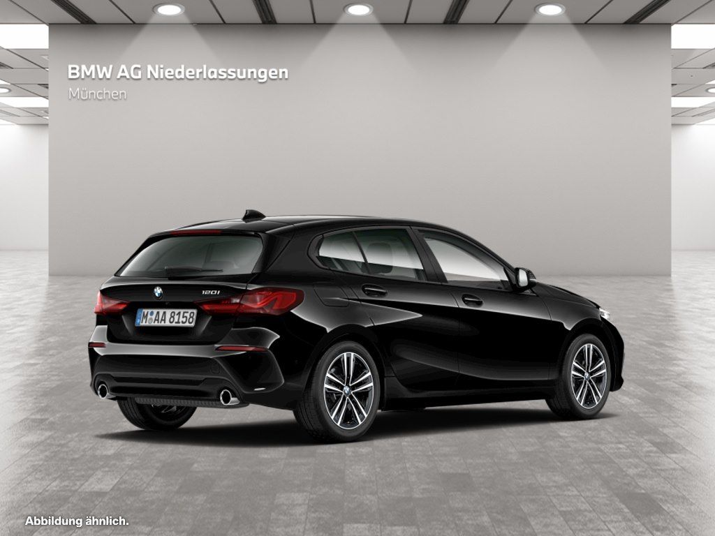 BMW 120 2022 г. Чёрный, пробег 30823 км