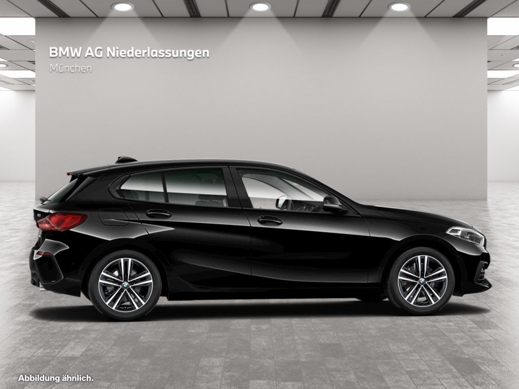 BMW 120 2022 г. Чёрный, пробег 30823 км