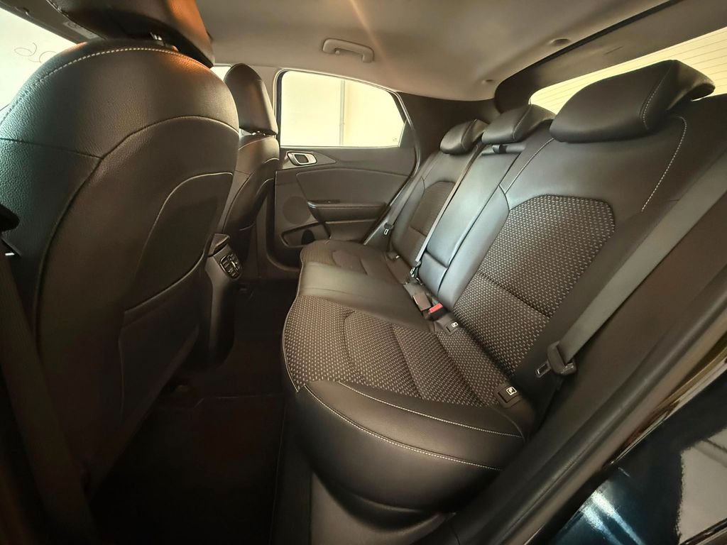 Kia XCeed 2021 г. Чёрный, пробег 52276 км
