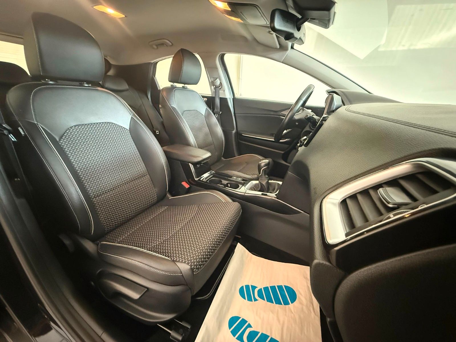 Kia XCeed 2021 г. Чёрный, пробег 52276 км