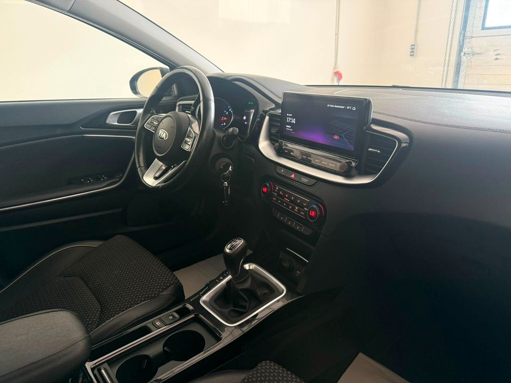 Kia XCeed 2021 г. Чёрный, пробег 52276 км