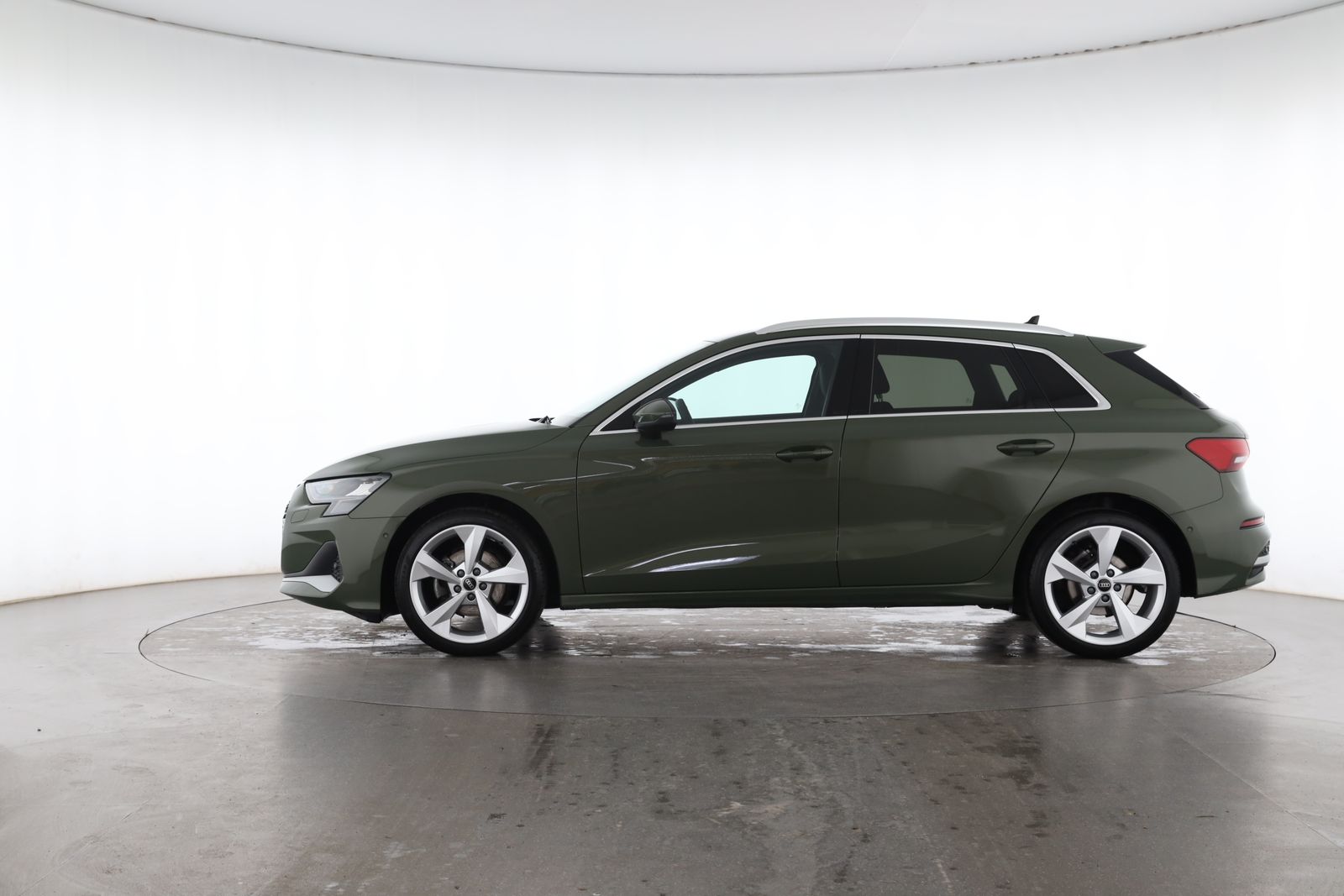 Audi A3 2025 г. Зелёный, пробег 19799 км