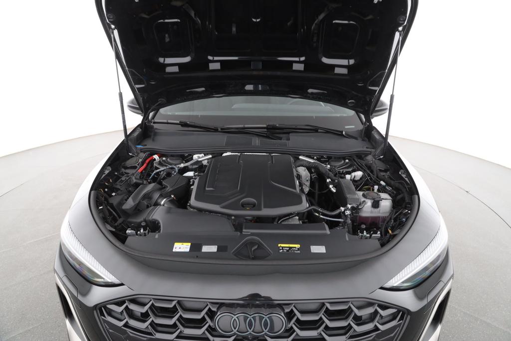 Audi A5 2025 г. Чёрный, пробег 5232 км