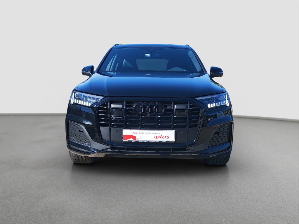 Audi Q7 2023 г. Чёрный, пробег 42900 км