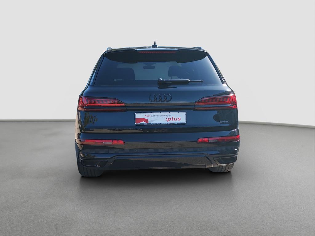 Audi Q7 2023 г. Чёрный, пробег 42900 км