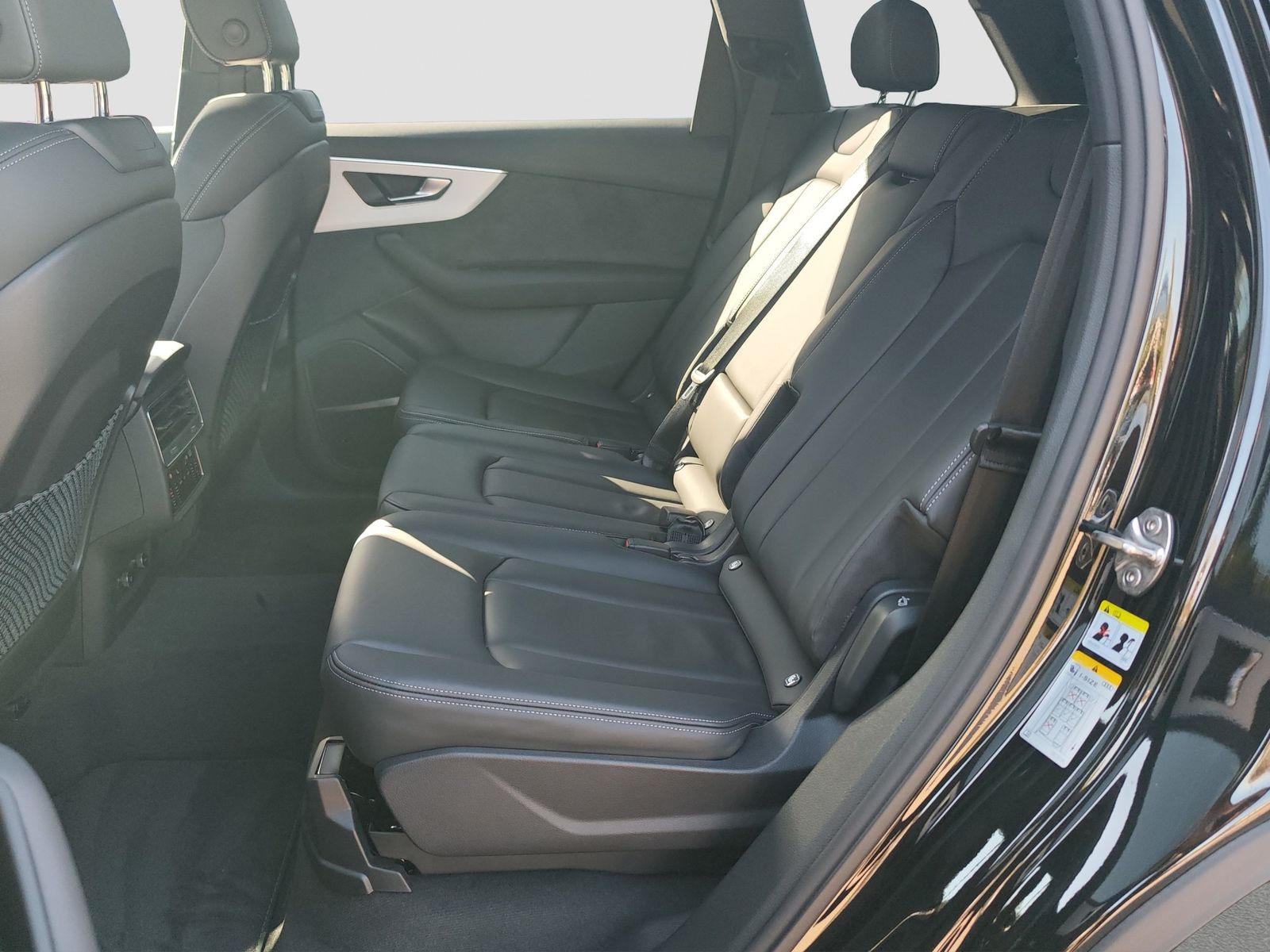 Audi Q7 2023 г. Чёрный, пробег 42900 км