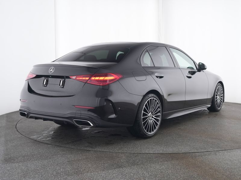 Mercedes-Benz C 300 2025 г. Чёрный, пробег 32830 км