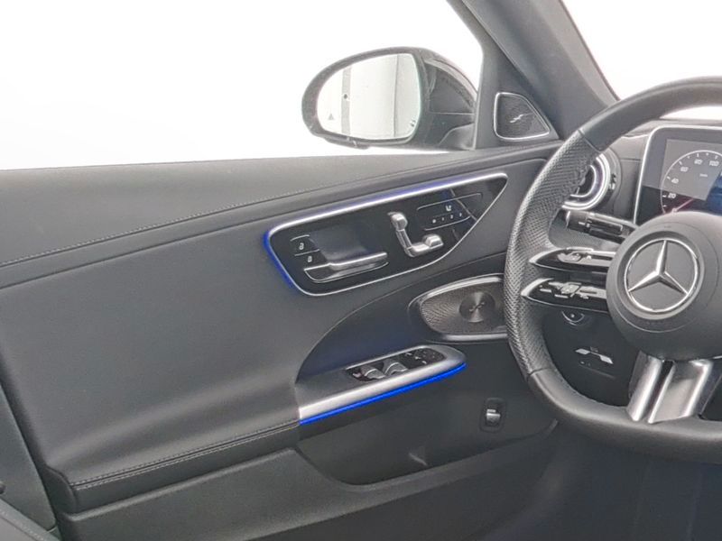 Mercedes-Benz C 300 2025 г. Чёрный, пробег 32830 км