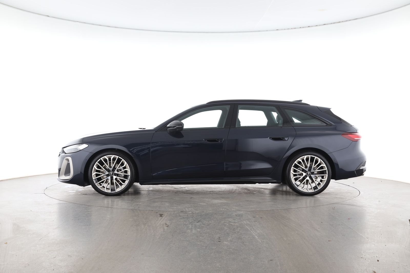 Audi A5 2024 г. Синий, пробег 24000 км