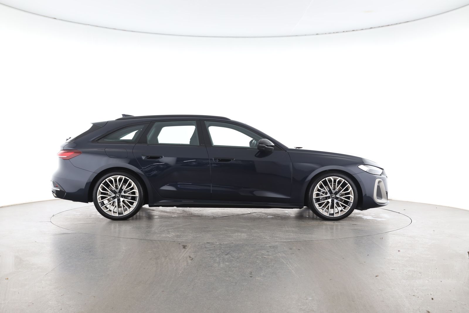 Audi A5 2024 г. Синий, пробег 24000 км