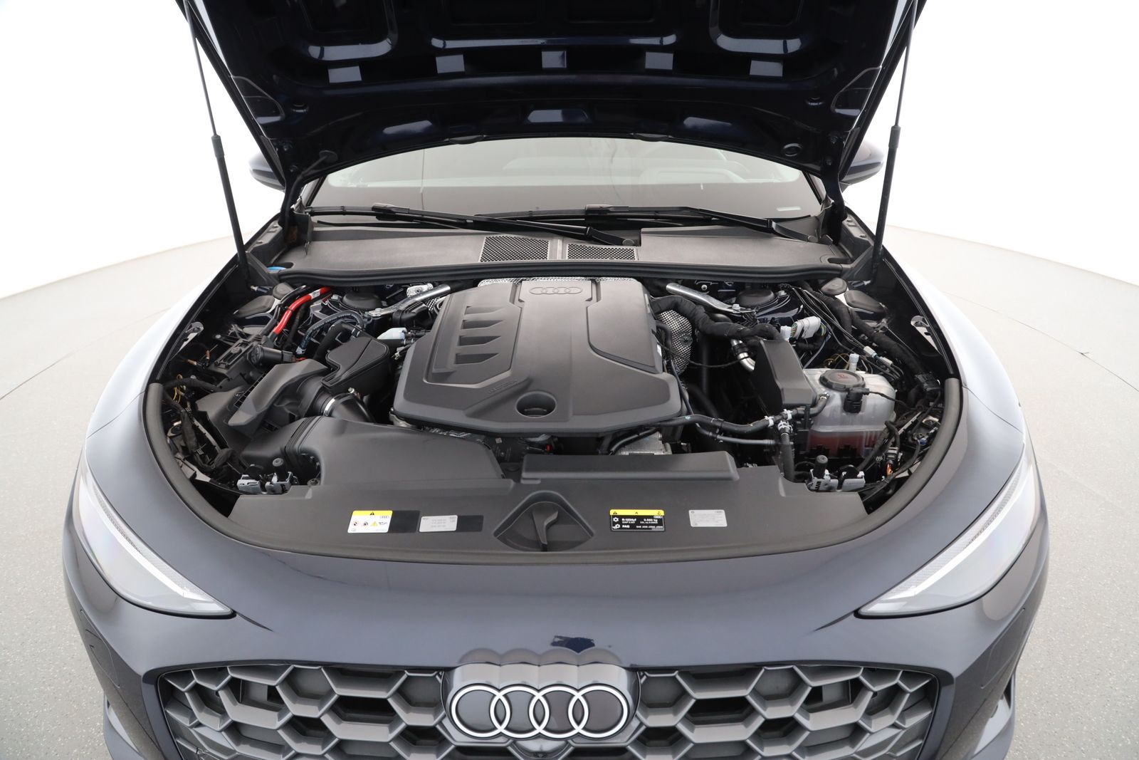 Audi A6 2025 г. Синий, пробег 23669 км