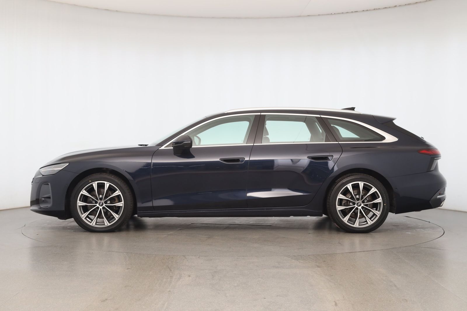Audi A6 2025 г. Синий, пробег 14989 км
