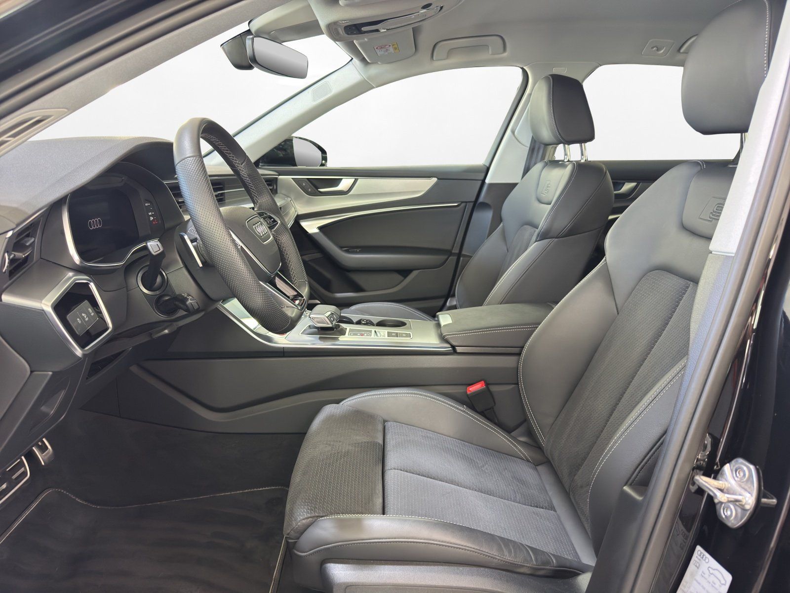 Audi S6 2025 г. Чёрный, пробег 23506 км