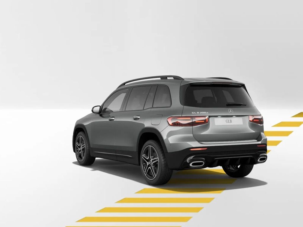 Mercedes-Benz GLB 200 2025 г. Серый, пробег 7757 км