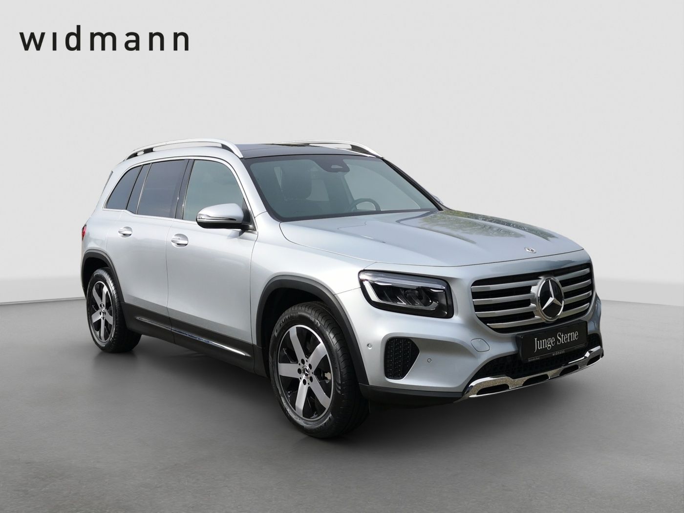 Mercedes-Benz GLB 200 2024 г. Серебристый, пробег 56702 км