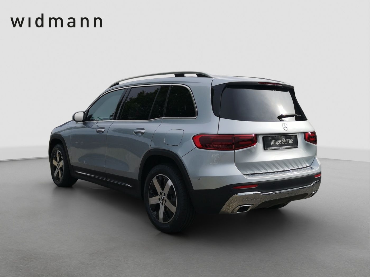 Mercedes-Benz GLB 200 2024 г. Серебристый, пробег 56702 км