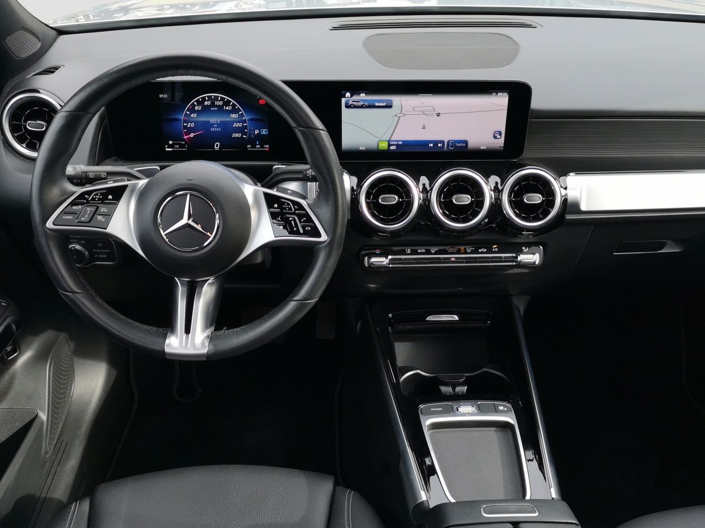Mercedes-Benz GLB 200 2024 г. Серебристый, пробег 56702 км