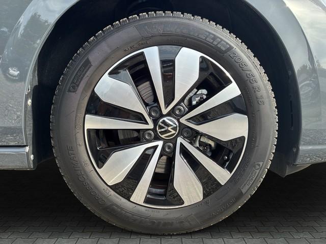 Volkswagen Golf 2025 г. Серый, пробег 12435 км