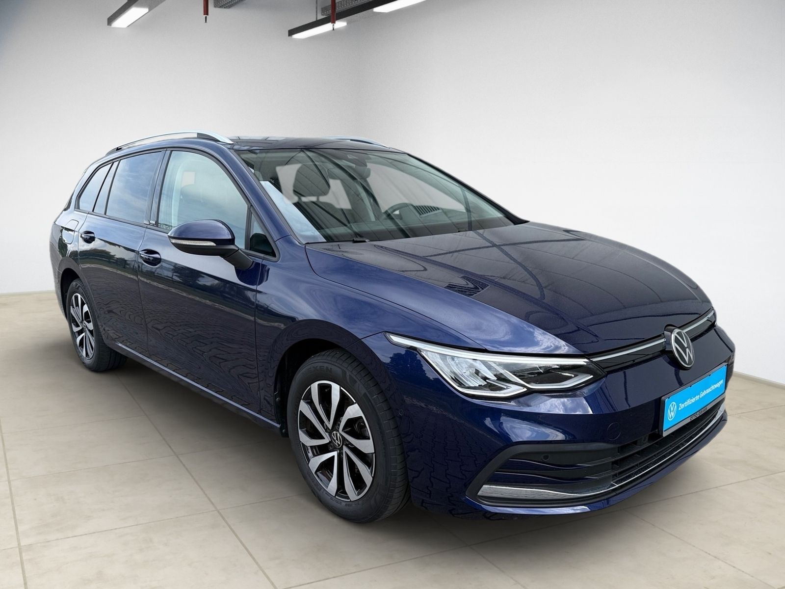 Volkswagen Golf 2023 г. Синий, пробег 43877 км