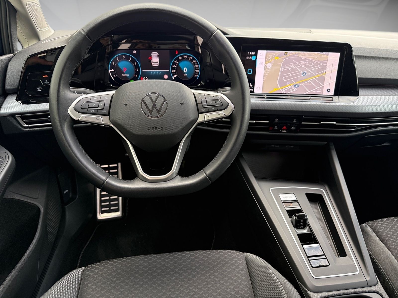 Volkswagen Golf 2023 г. Синий, пробег 43877 км