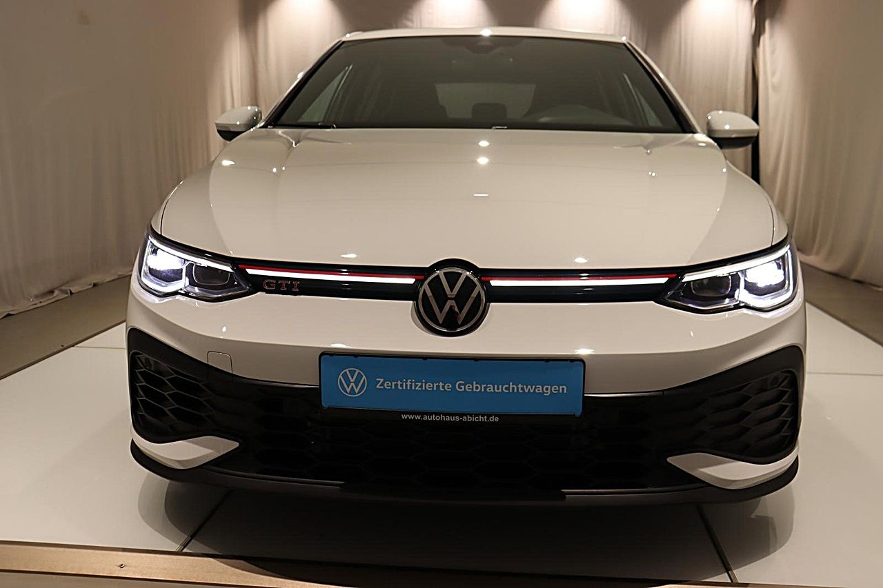 Volkswagen Golf 2022 г. Белый, пробег 53702 км