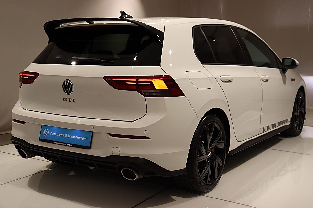 Volkswagen Golf 2022 г. Белый, пробег 53702 км