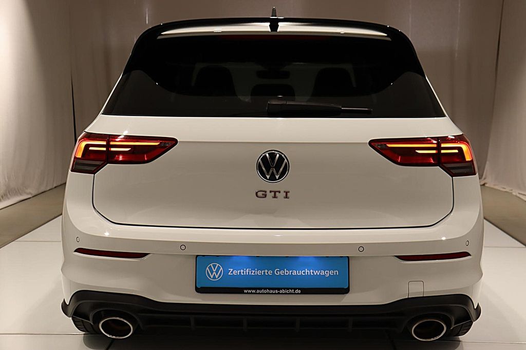 Volkswagen Golf 2022 г. Белый, пробег 53702 км