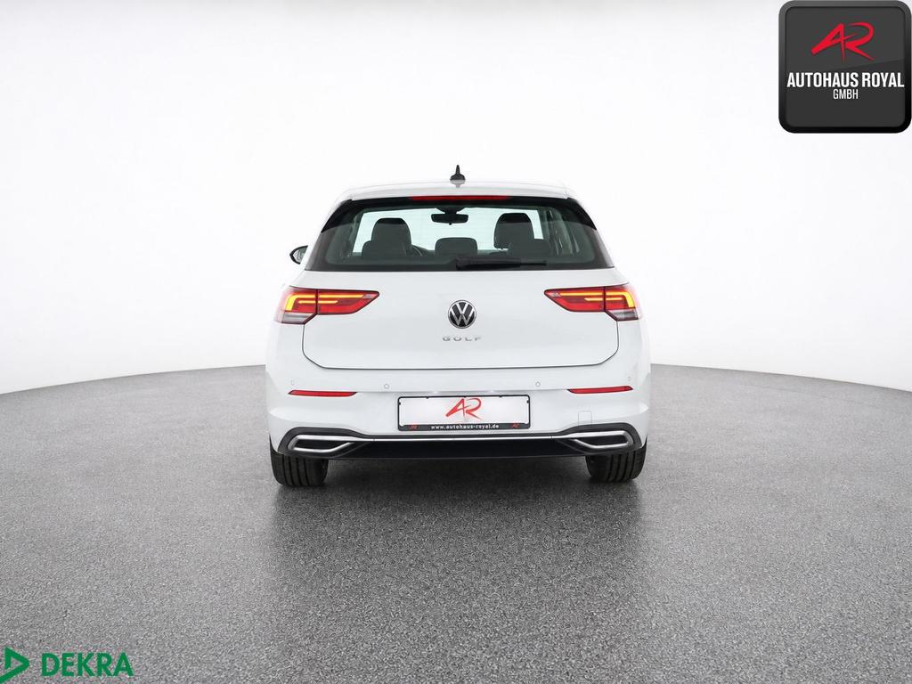 Volkswagen Golf 2024 г. Белый, пробег 21223 км