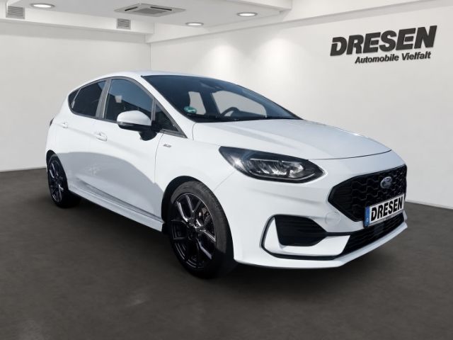 Ford Fiesta 2022 г. Белый, пробег 58870 км