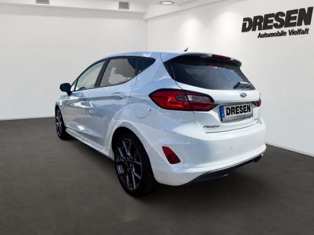 Ford Fiesta 2022 г. Белый, пробег 58870 км