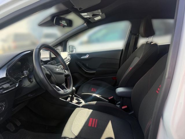Ford Fiesta 2022 г. Белый, пробег 58870 км