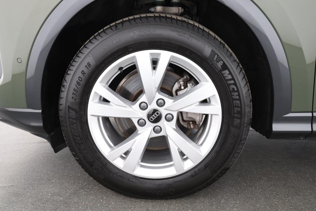 Audi Q5 2025 г. Зелёный, пробег 7195 км