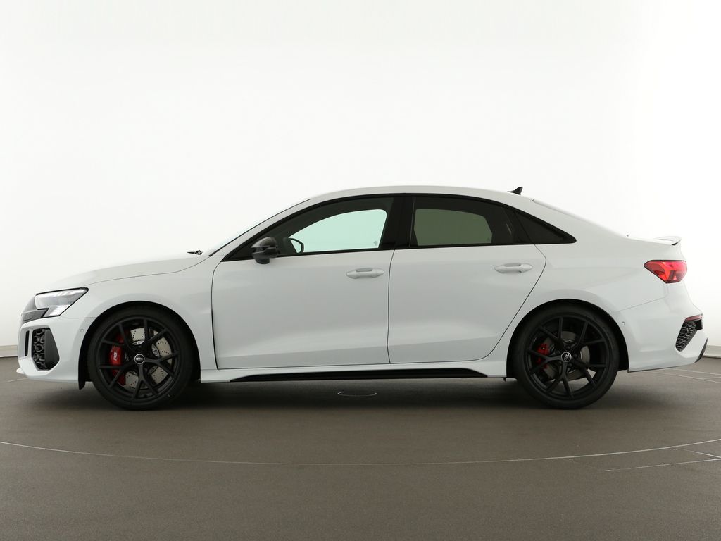 Audi RS3 2023 г. Белый, пробег 22180 км