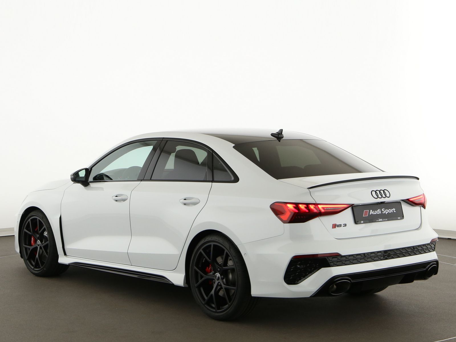 Audi RS3 2023 г. Белый, пробег 22180 км