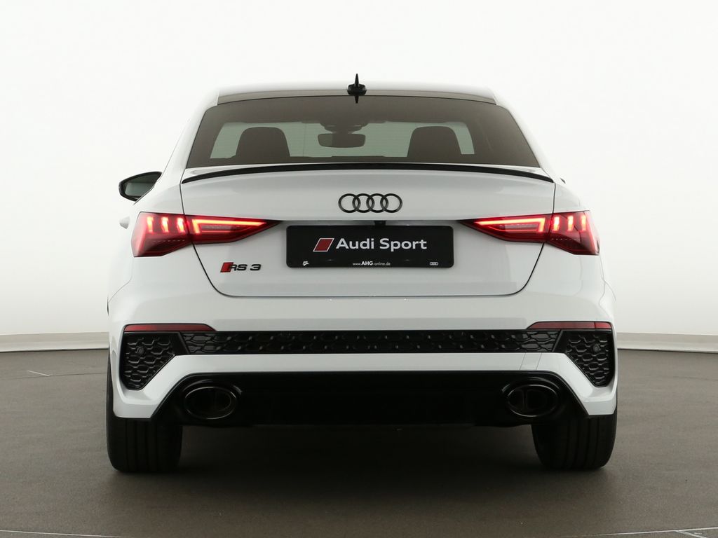 Audi RS3 2023 г. Белый, пробег 22180 км