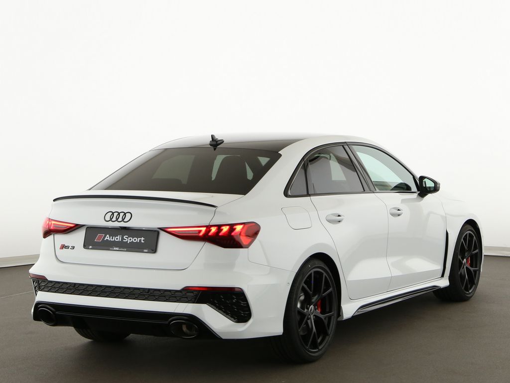 Audi RS3 2023 г. Белый, пробег 22180 км