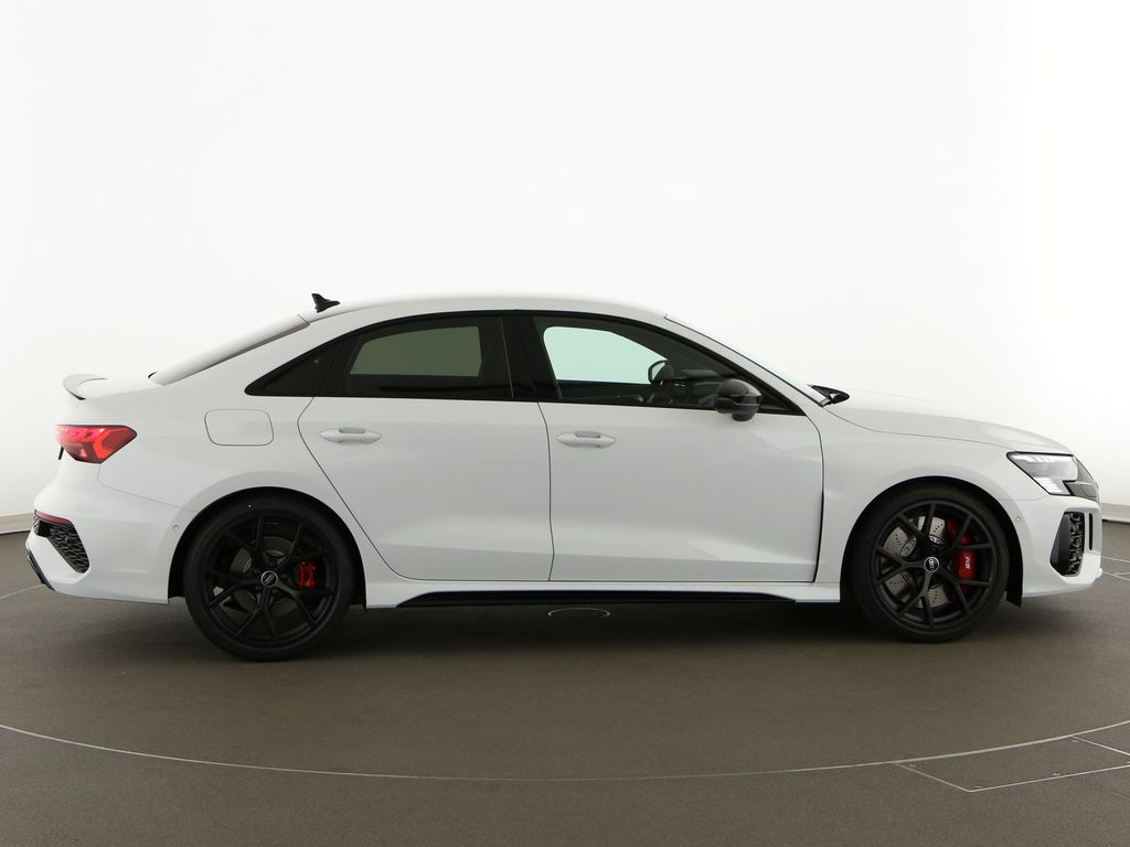 Audi RS3 2023 г. Белый, пробег 22180 км