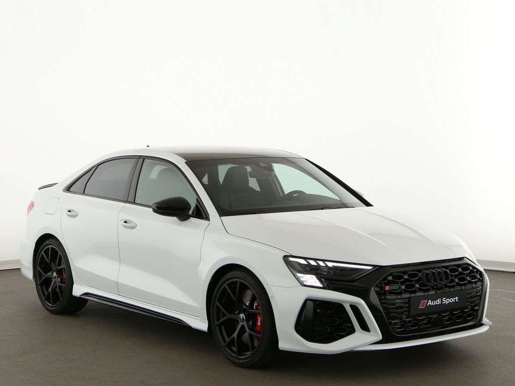 Audi RS3 2023 г. Белый, пробег 22180 км