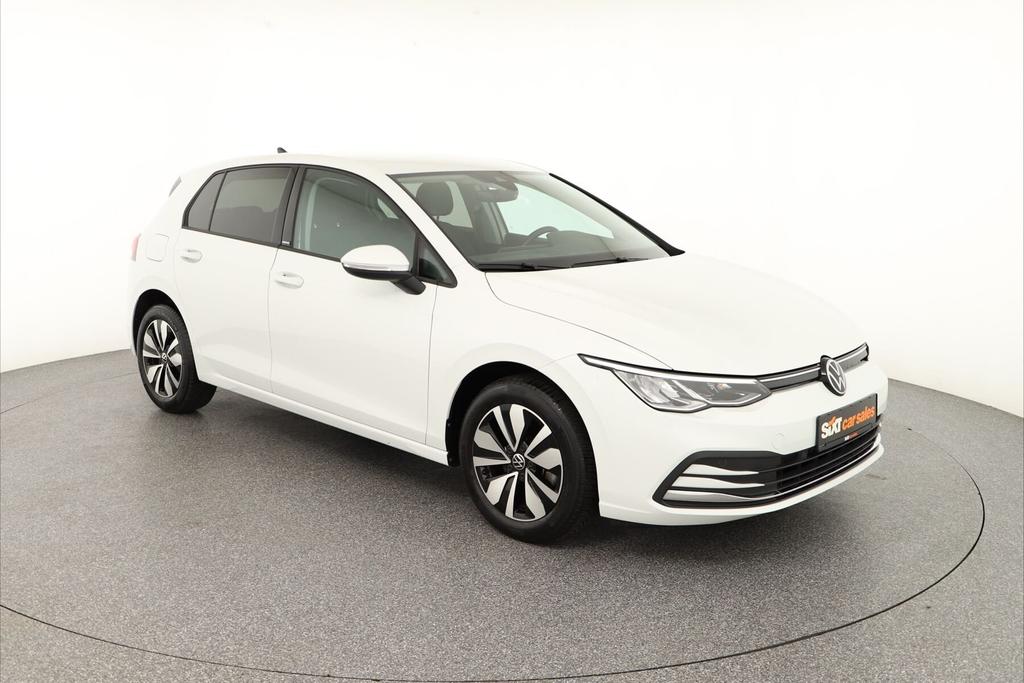 Volkswagen Golf 2024 г. Белый, пробег 19944 км