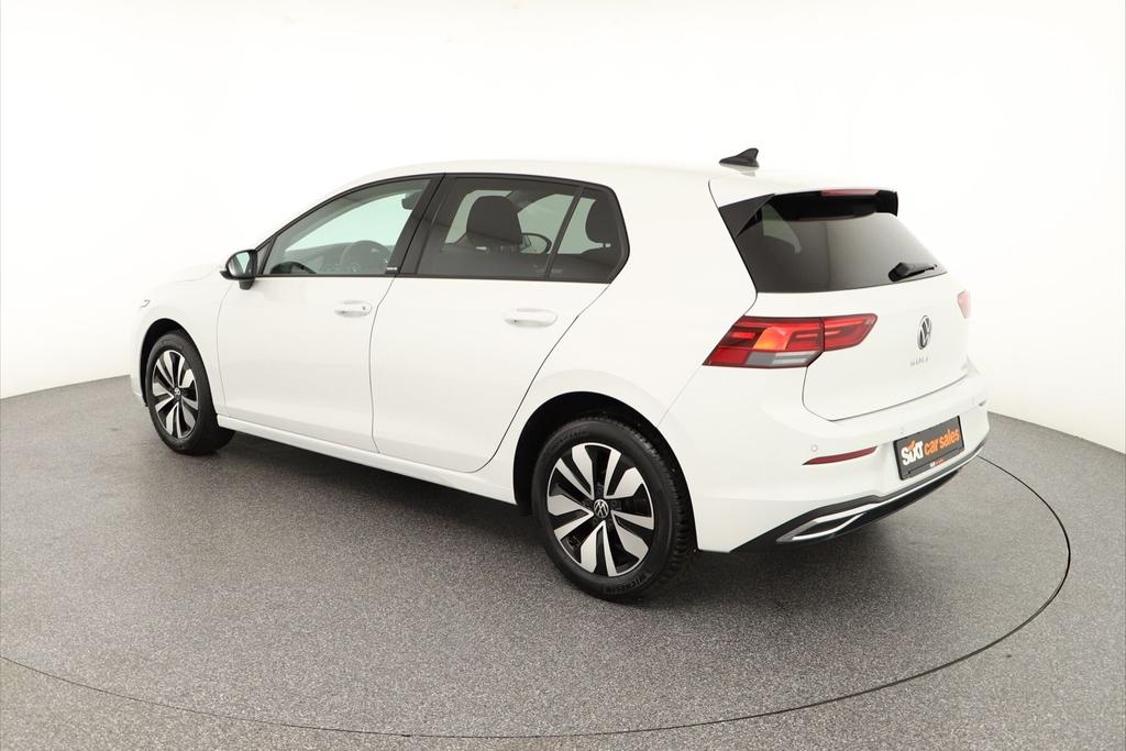 Volkswagen Golf 2024 г. Белый, пробег 19944 км
