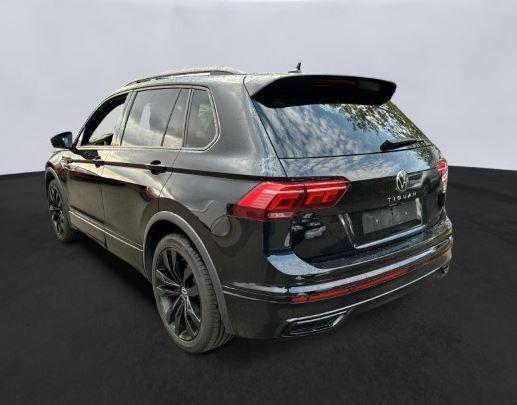 Volkswagen Tiguan 2022 г. Чёрный, пробег 34850 км