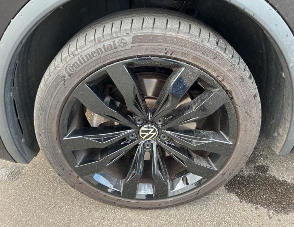 Volkswagen Tiguan 2022 г. Чёрный, пробег 34850 км