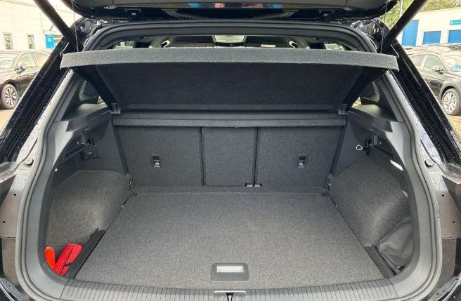 Volkswagen Tiguan 2022 г. Чёрный, пробег 34850 км